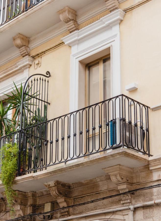 Palazzo Le Travi Hotel Bari Exterior photo