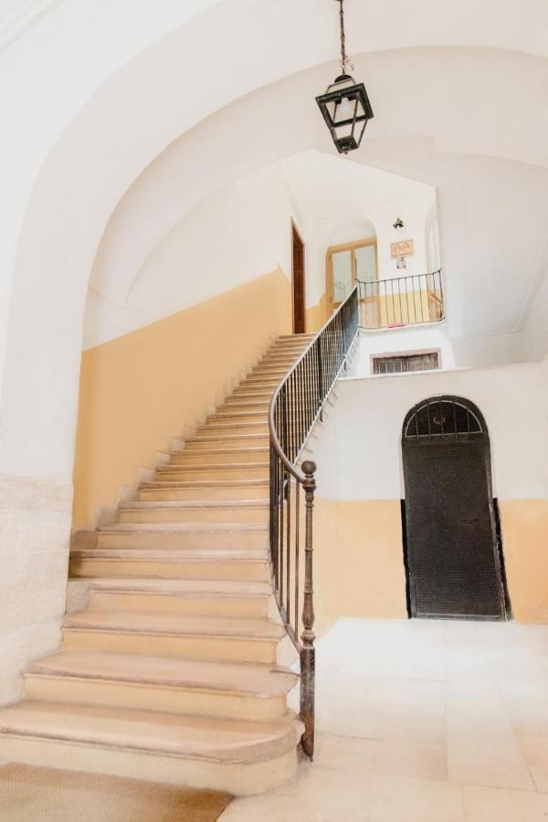 Palazzo Le Travi Hotel Bari Exterior photo