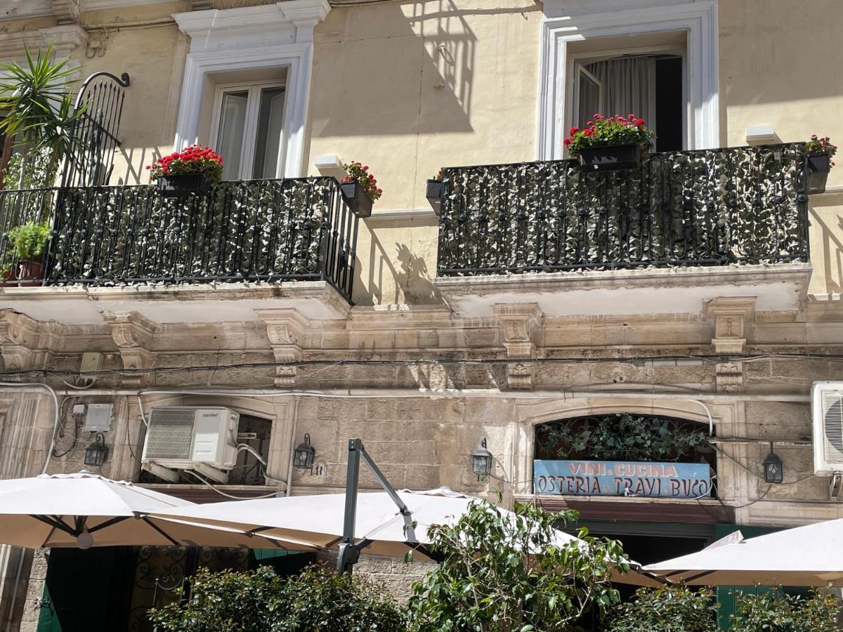 Palazzo Le Travi Hotel Bari Exterior photo
